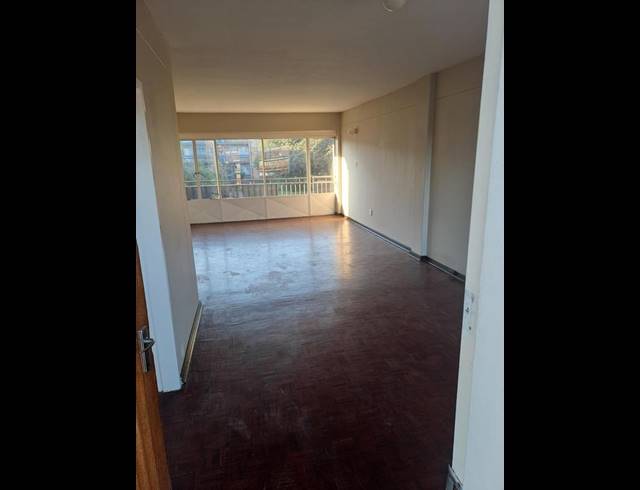 2 BEDROOM PROPERTY TO RENT IN FLORIDA LAKE